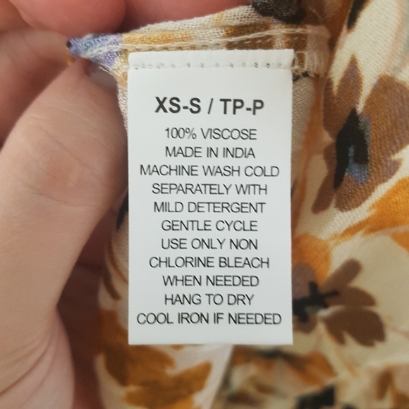 O'Neill Tessa Gold Multi Floral Print Oversized Swim Cover-Up - Picture 9 of 12